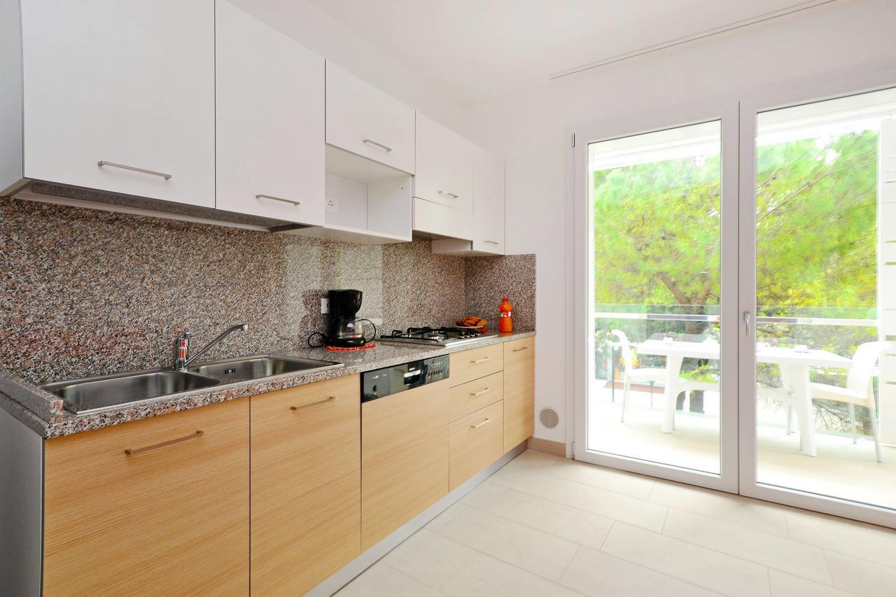 Apartment Fiore-2 By Interhome Lignano Sabbiadoro Zewnętrze zdjęcie